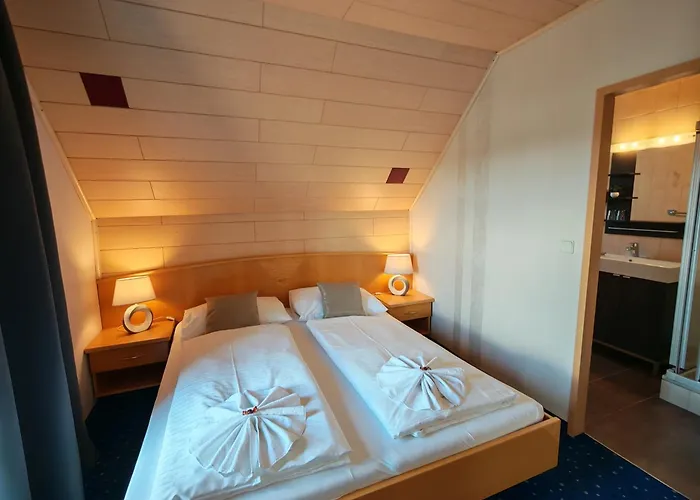 Hotel Karntnerhof Velden By S4Y